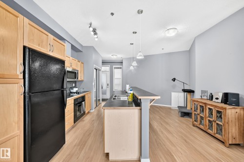#349 4827 104A St Nw, Edmonton, AB - Indoor Photo Showing Kitchen
