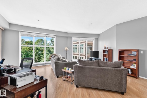 #349 4827 104A St Nw, Edmonton, AB - Indoor Photo Showing Living Room