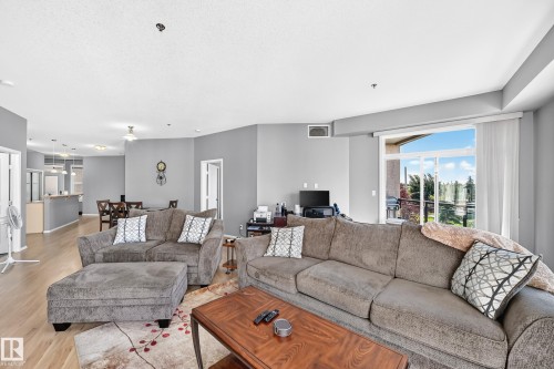 #349 4827 104A St Nw, Edmonton, AB - Indoor Photo Showing Living Room