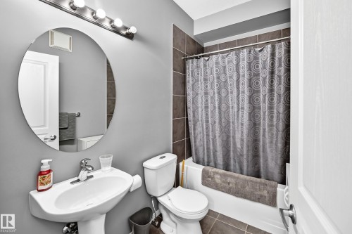 #349 4827 104A St Nw, Edmonton, AB - Indoor Photo Showing Bathroom