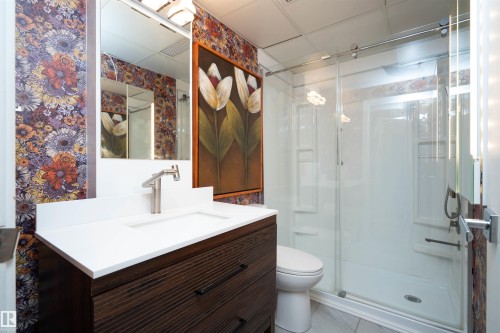 #913 10024 Jasper Av Nw, Edmonton, AB - Indoor Photo Showing Bathroom
