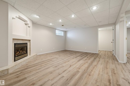 #15 600 Regency Dr, Sherwood Park, AB - Indoor