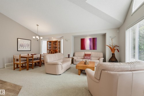 #15 600 Regency Dr, Sherwood Park, AB - Indoor Photo Showing Living Room