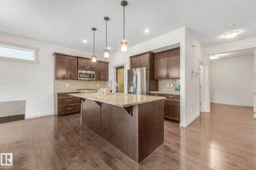 1548 36 Avenue Nw, Edmonton, AB - Indoor Photo Showing Kitchen With Stainless Steel Kitchen With Upgraded Kitchen