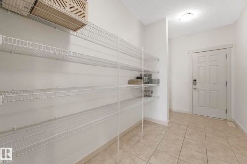 1548 36 Avenue Nw, Edmonton, AB - Indoor With Storage