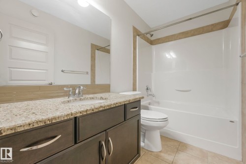 1548 36 Avenue Nw, Edmonton, AB - Indoor Photo Showing Bathroom