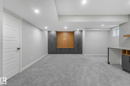 1548 36 Avenue Nw, Edmonton, AB - Indoor