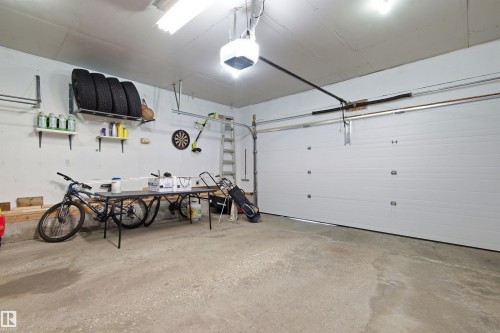 6224 162B Avenue Nw, Edmonton, AB - Indoor Photo Showing Garage