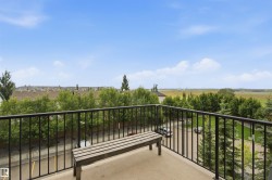 Balcony with black metal railing - 