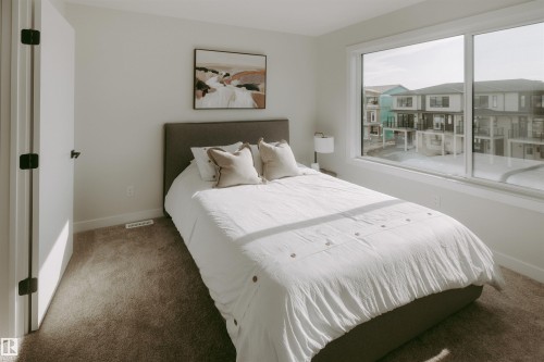 2635 Alces Way Sw, Edmonton, AB - Indoor Photo Showing Bedroom