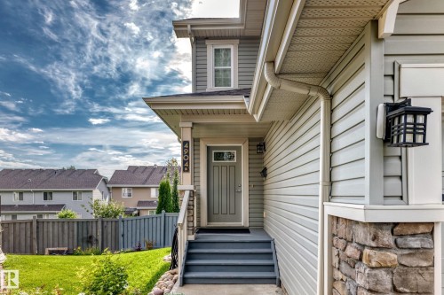 4904 214 Street Nw, Edmonton, AB - Outdoor