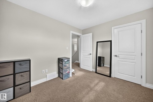 4904 214 Street Nw, Edmonton, AB - Indoor