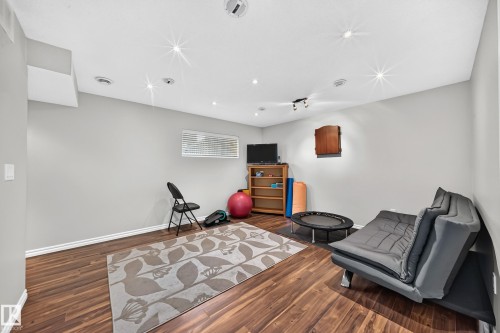 4904 214 Street Nw, Edmonton, AB - Indoor