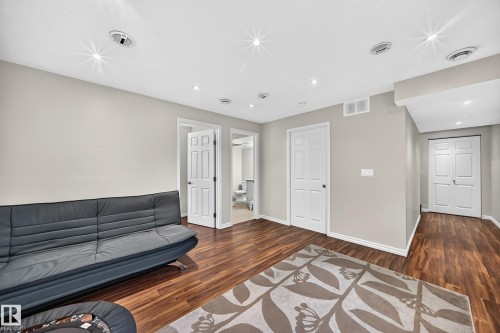4904 214 Street Nw, Edmonton, AB - Indoor Photo Showing Other Room