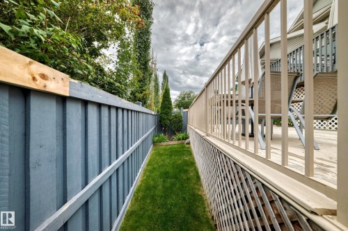 4904 214 Street Nw, Edmonton, AB - Outdoor