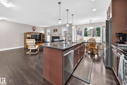 4904 214 Street Nw, Edmonton, AB - Indoor Photo Showing Kitchen With Upgraded Kitchen