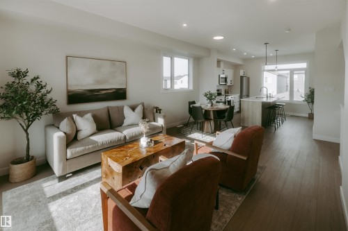 2641 Alces Way Sw, Edmonton, AB - Indoor Photo Showing Living Room
