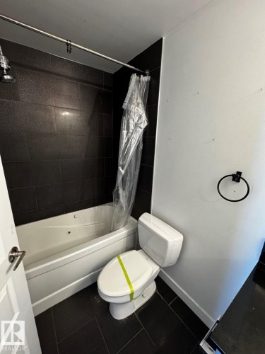 #1803 10388 105 St Nw, Edmonton, AB - Indoor Photo Showing Bathroom
