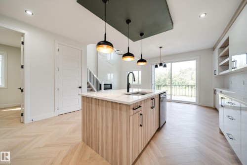 49 Norwyk Way, Spruce Grove, AB - Indoor Photo Showing Kitchen With Upgraded Kitchen