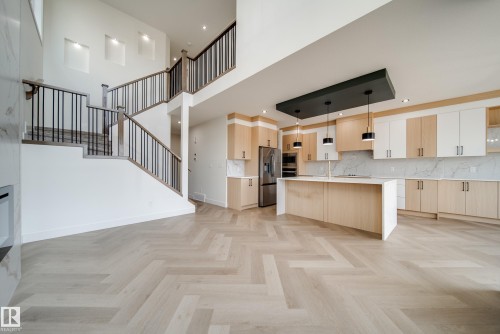 5 Pierwyck Loop, Spruce Grove, AB - Indoor Photo Showing Kitchen