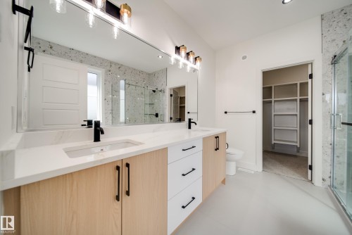 5 Pierwyck Loop, Spruce Grove, AB - Indoor Photo Showing Bathroom