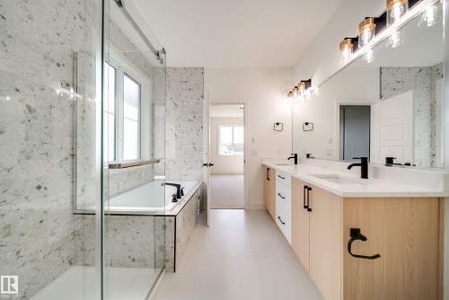 5 Pierwyck Loop, Spruce Grove, AB - Indoor Photo Showing Bathroom