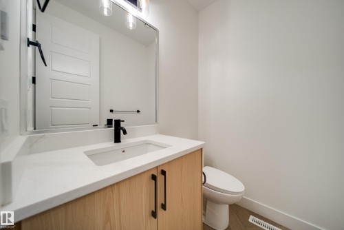 5 Pierwyck Loop, Spruce Grove, AB - Indoor Photo Showing Bathroom