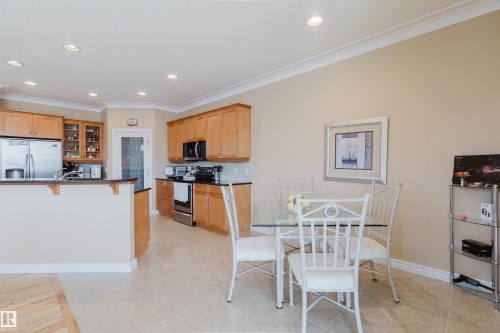 6604 Sandin Cove Nw, Edmonton, AB - Indoor Photo Showing Kitchen