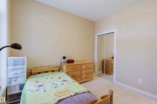6604 Sandin Cove Nw, Edmonton, AB - Indoor Photo Showing Bedroom