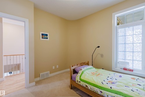 6604 Sandin Cove Nw, Edmonton, AB - Indoor Photo Showing Bedroom