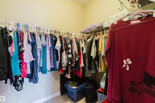 6604 Sandin Cove Nw, Edmonton, AB - Indoor With Storage