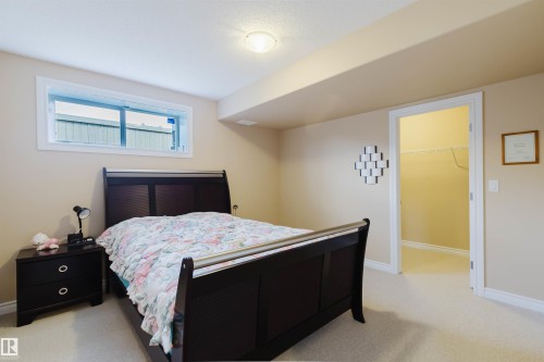 6604 Sandin Cove Nw, Edmonton, AB - Indoor Photo Showing Bedroom