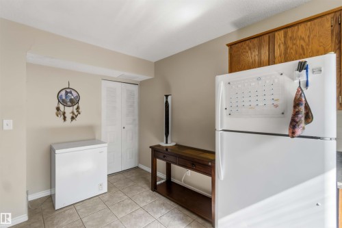 4210 49 Street, Gibbons, AB - Indoor