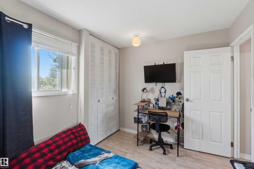 4210 49 Street, Gibbons, AB - Indoor
