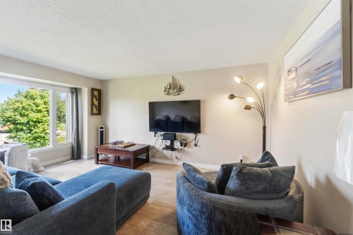 4210 49 Street, Gibbons, AB - Indoor Photo Showing Living Room