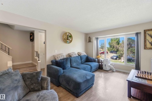4210 49 Street, Gibbons, AB - Indoor Photo Showing Living Room