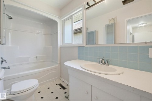 10423 64 Avenue Nw, Edmonton, AB 