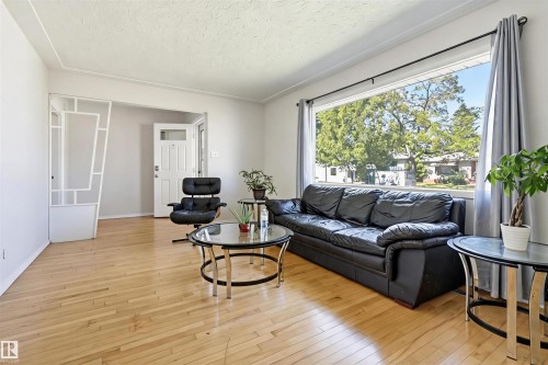 10423 64 Avenue Nw, Edmonton, AB 