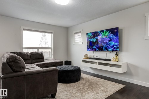 5112 1A Avenue Sw, Edmonton, AB - Indoor Photo Showing Living Room