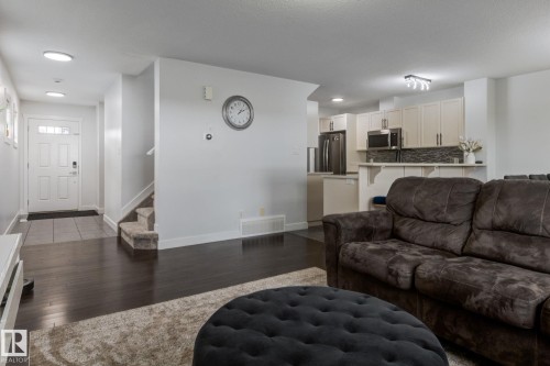 5112 1A Avenue Sw, Edmonton, AB - Indoor Photo Showing Living Room
