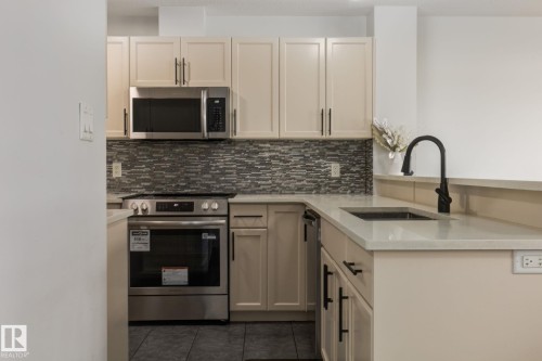 5112 1A Avenue Sw, Edmonton, AB - Indoor Photo Showing Kitchen With Upgraded Kitchen