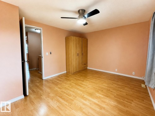 1704 37 Street Nw, Edmonton, AB - Indoor Photo Showing Other Room