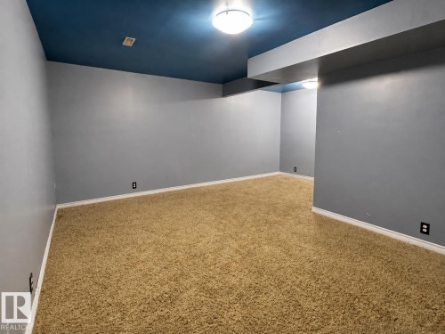 1704 37 Street Nw, Edmonton, AB - Indoor Photo Showing Other Room