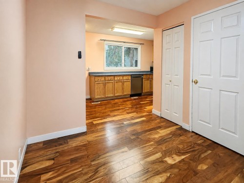 1704 37 Street Nw, Edmonton, AB - Indoor Photo Showing Other Room