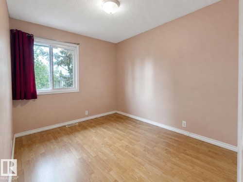 1704 37 Street Nw, Edmonton, AB - Indoor Photo Showing Other Room