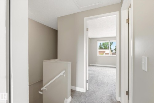 #2 13833 30 St Nw, Edmonton, AB - Indoor Photo Showing Other Room