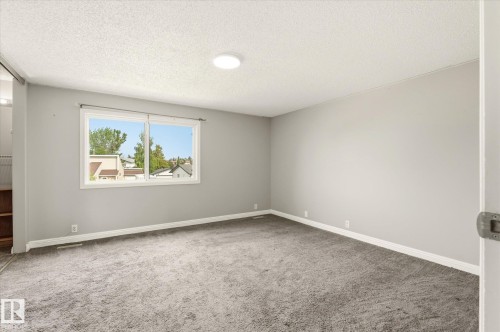 #2 13833 30 St Nw, Edmonton, AB - Indoor Photo Showing Other Room
