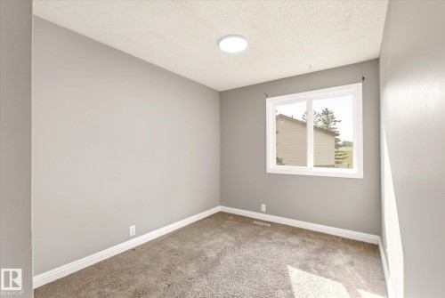 #2 13833 30 St Nw, Edmonton, AB - Indoor Photo Showing Other Room