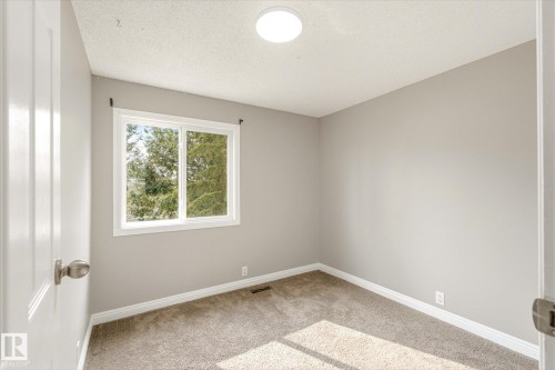 #2 13833 30 St Nw, Edmonton, AB - Indoor Photo Showing Other Room