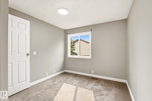 #2 13833 30 St Nw, Edmonton, AB - Indoor Photo Showing Other Room
